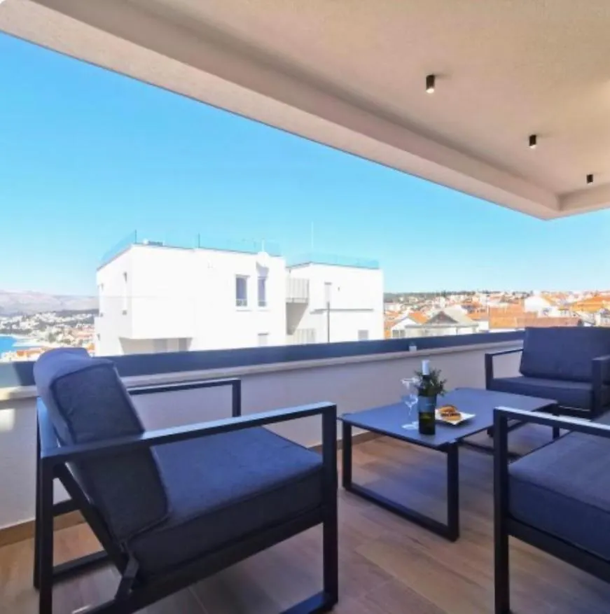 Diva Apartment Trogir 0*,