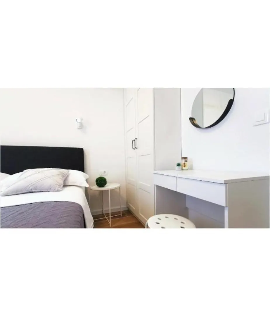 Diva Apartment Trogir 0*,